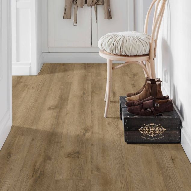 Orla - Arcana Dryback hallway shot